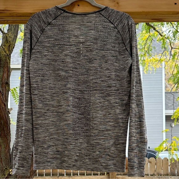 Nike DRI FIT Large Long Sleeve Running Workout Walking Shirt Top Reflective - Picture 9 of 15